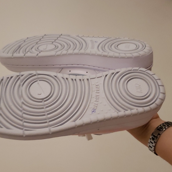 Sold..NEW Nike court borough - Picture 4 of 4